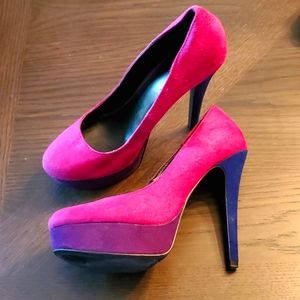 Tri color platform pumps